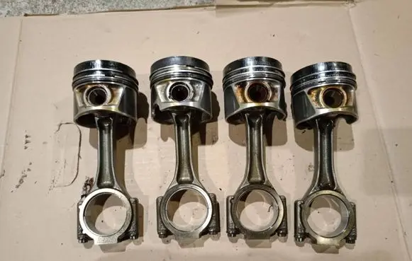 Volkswagen PASSAT CC Piston with connecting rod 017010708