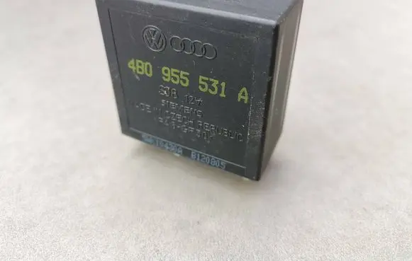 Volkswagen Golf IV Other relay 4B0955531A 5W710430A