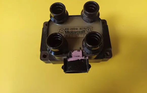 Ford Escort High voltage ignition coil 928F12029CA