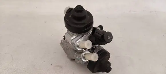 Jeep Grand Cherokee Fuel injection high pressure pump 0445010696