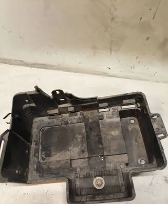 Ford Focus Battery bracket 