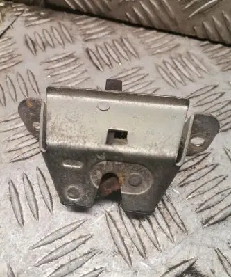 Loading door lock