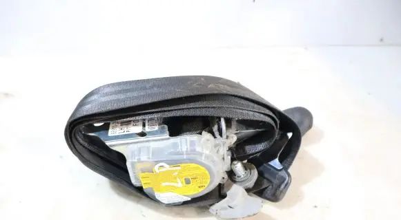 Hyundai i30 Front seatbelt