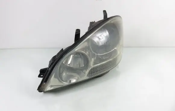 Toyota Avensis T220 Headlight/headlamp 