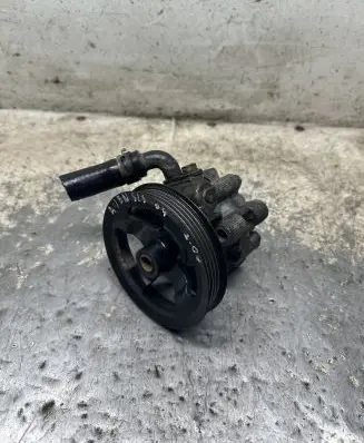 Toyota Avensis T250 Power steering pump