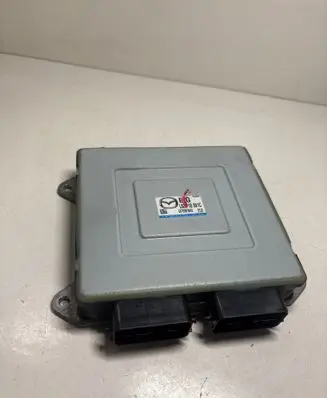 Mazda 5 Engine control unit/module L82318881C K6266 E6T53976H2