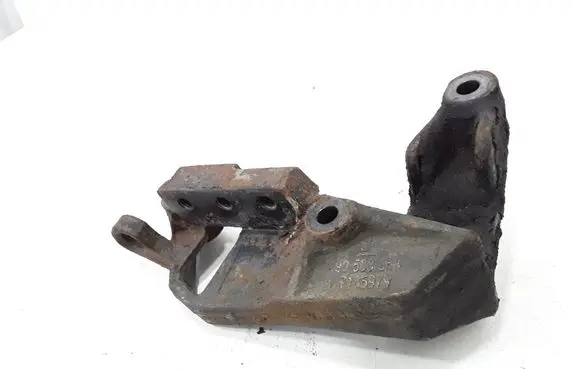 Opel Zafira A Engine mounting bracket 90538558