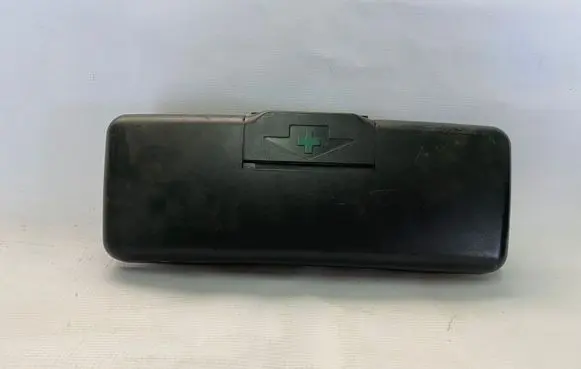 BMW 5 E39 First aid kit 8176553