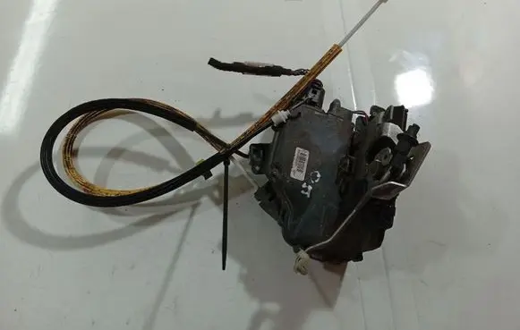 Audi A6 S6 C5 4B Rear door lock 4B0839016G
