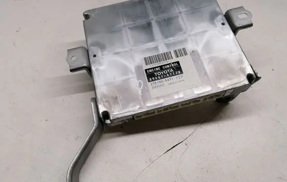 Toyota Prius (XW20) Engine control unit/module 8966147120 2751005471