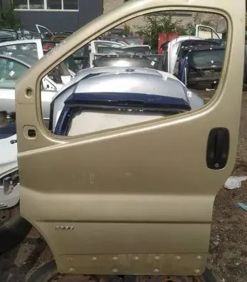 Opel Vivaro Front door geltonos