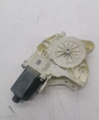 Ford Focus Front door window regulator motor 4M5T14A389