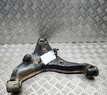 Mitsubishi L200 Front lower control arm/wishbone 4013A471