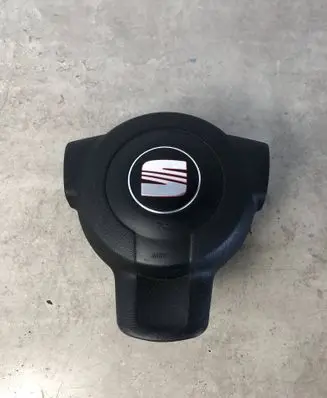 Steering wheel airbag