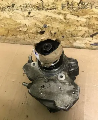 Mercedes-Benz R W251 Fuel injection high pressure pump