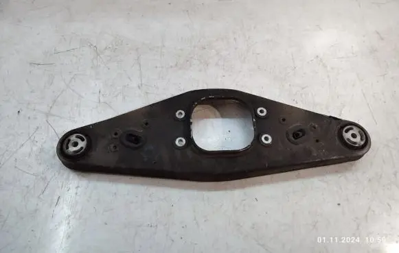 Mercedes-Benz CLS C219 Rear differential/diff mount bracket 