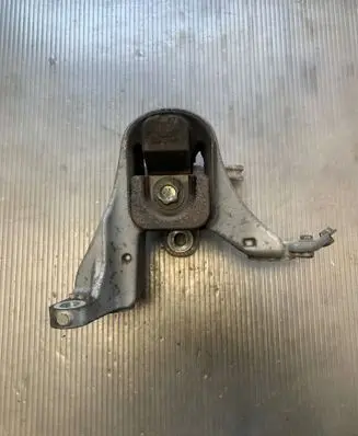 Honda CR-V Engine mount bracket TRP1 T1T