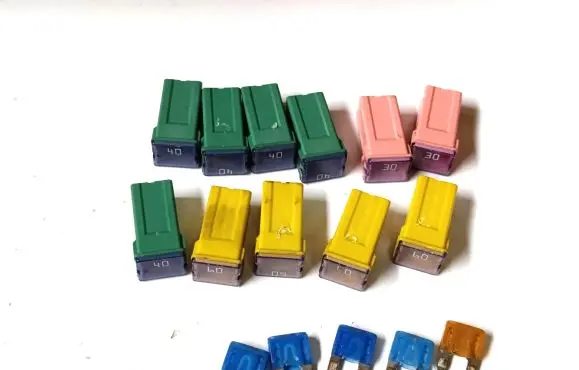 Mazda MPV II LW Fuse 