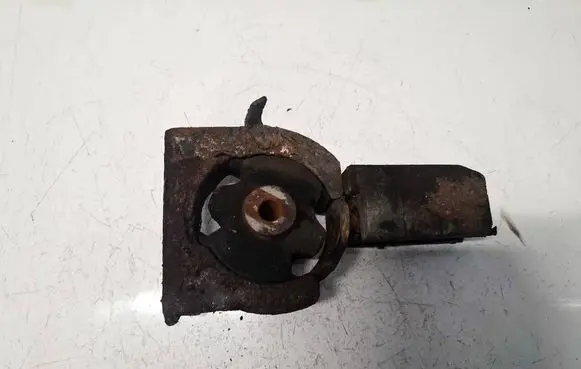 Toyota Avensis T250 Engine mount bracket AV74272