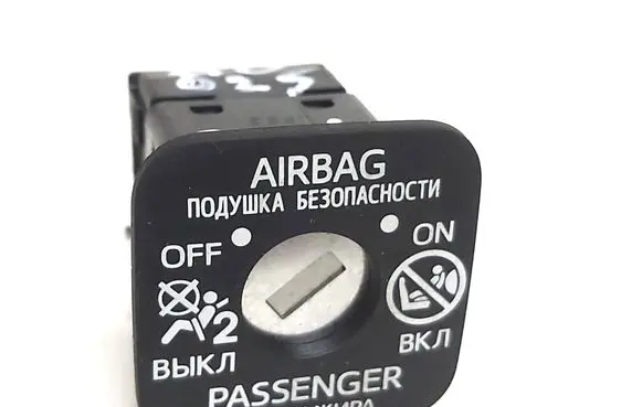 Toyota Avensis T270 Passenger airbag on/off switch 