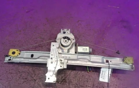 Peugeot 207 CC Front door window regulator with motor 9681182280