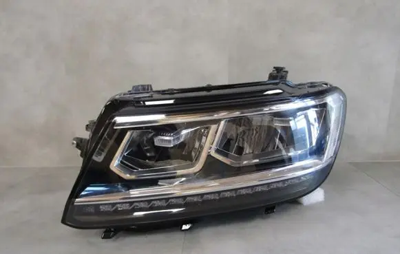 Volkswagen Tiguan Headlight/headlamp 5NB941035D