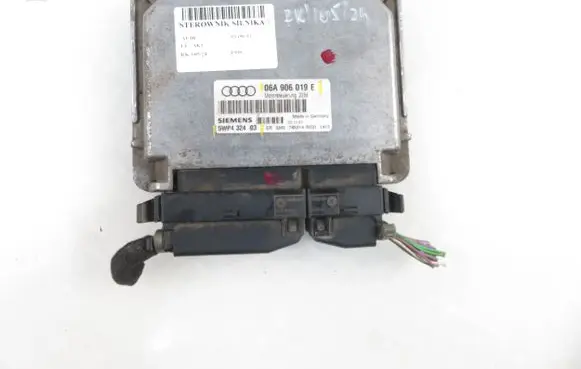 Audi A3 S3 8L Engine control unit/module 5WP432403 06A906019E