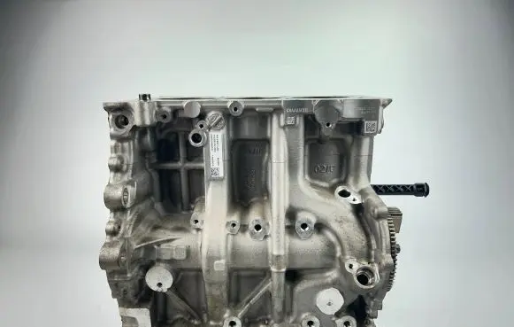 Mini Clubman F54 Engine block 8699725