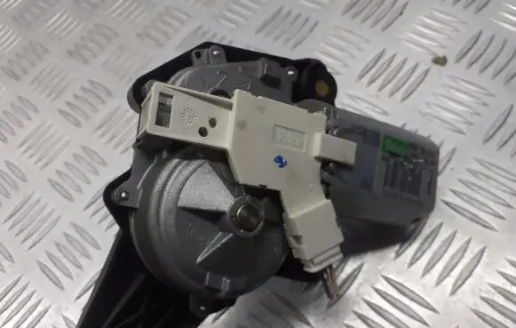 Renault Scenic II - Grand scenic II Wiper motor 8200153458