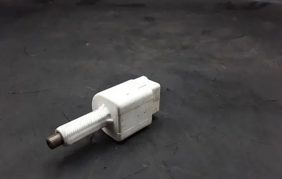Suzuki Grand Vitara II Brake pedal sensor switch NOCODE