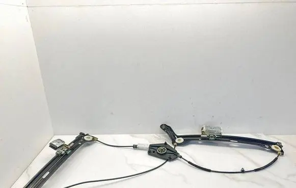 Audi A5 8T 8F Front door electric window regulator 8T0837462D