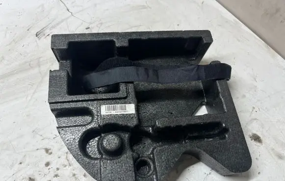 BMW X1 E84 Tool box 52758211 6793708