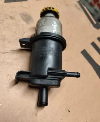 Jeep Cherokee III KJ Power steering fluid tank/reservoir 52088713AA
