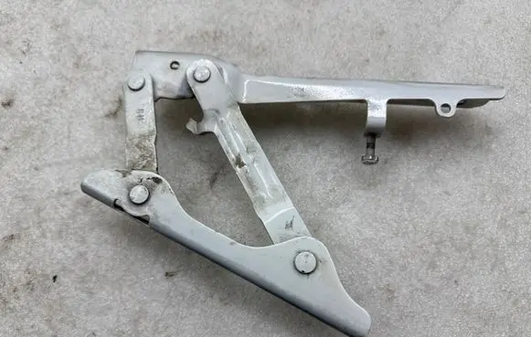 Tesla Model S Engine bonnet/hood hinges 600673700E
