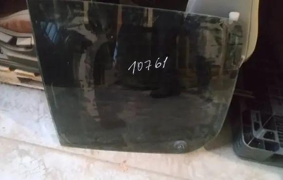 Peugeot Expert Rear door window glass as2