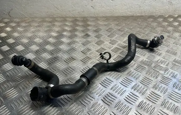 Mercedes-Benz CLS W257 Coolant pipe/hose A21250119701