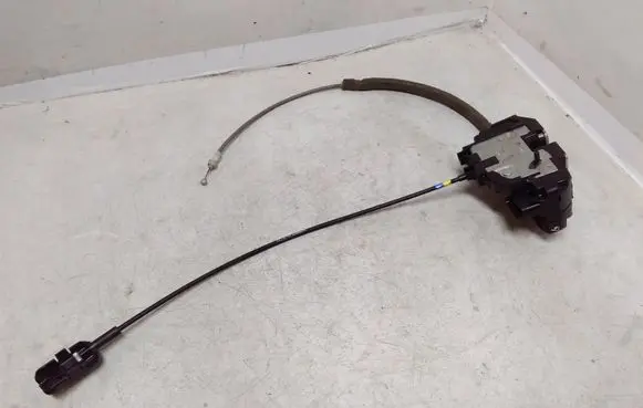 Nissan Note (E11) Rear door lock