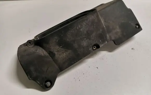 BMW 5 E60 E61 Air filter box cover 7787254