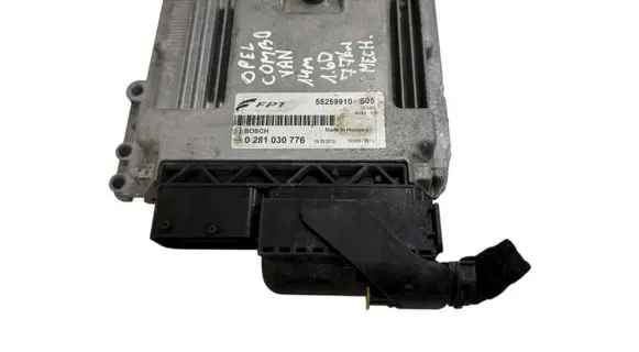 Opel Combo D Engine control unit/module 55259910 0281030776 1039S72673