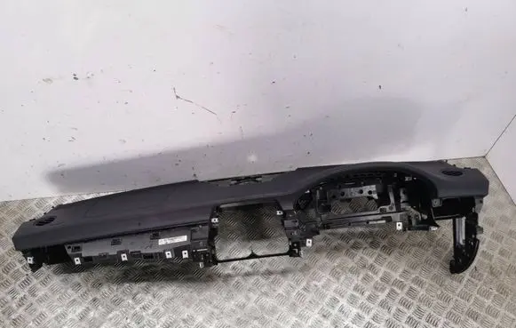 Mercedes-Benz CLS C218 X218 Dashboard 