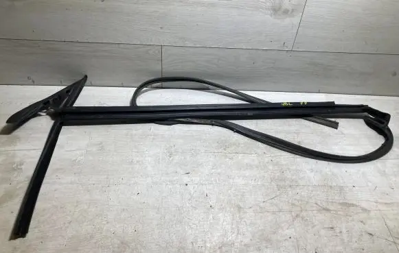 Volkswagen Beetle A5 Rubber seal front door (on door) 5C5837480