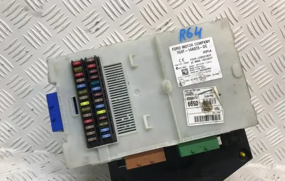 Ford Mondeo MK IV Fuse module 7G9T14A073DC