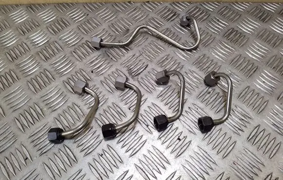 Ford Kuga II Fuel injector supply line/pipe 