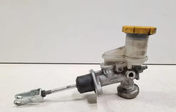 Subaru Legacy Clutch master cylinder