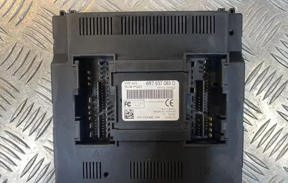 Skoda Fabia Mk2 (5J) Comfort/convenience module 6R7937085D BCMPQ25 HH12S0022