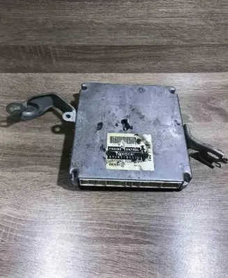 Toyota Avensis T220 Engine control unit/module ECU 8966105410