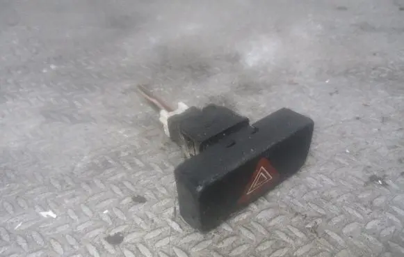 Suzuki Alto Hazard light switch