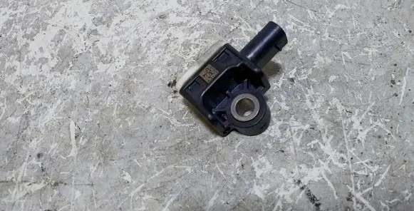 Mercedes-Benz CLA C117 X117 W117 Airbag deployment crash/impact sensor A1668210151 56054085AA