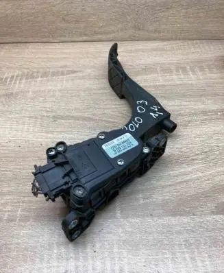 Volkswagen Golf IV Accelerator throttle pedal 6Q1721503B 6PV008495 WithPlug