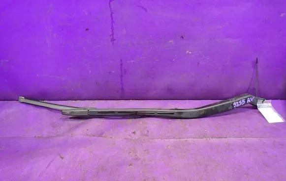 Audi A4 S4 B6 8E 8H Front wiper blade arm